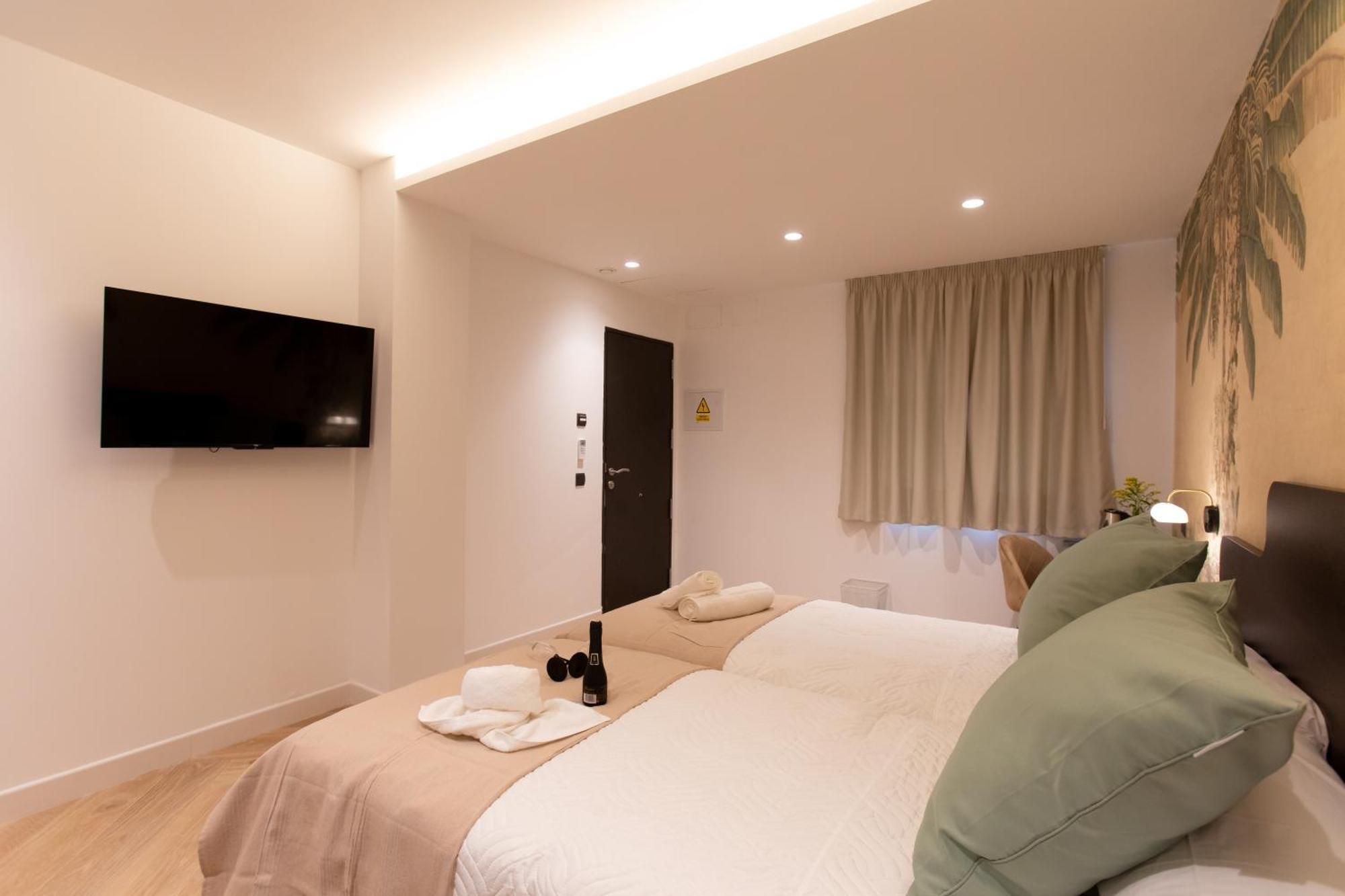 Boutique Rooms Playa Burriana Нерха Екстер'єр фото