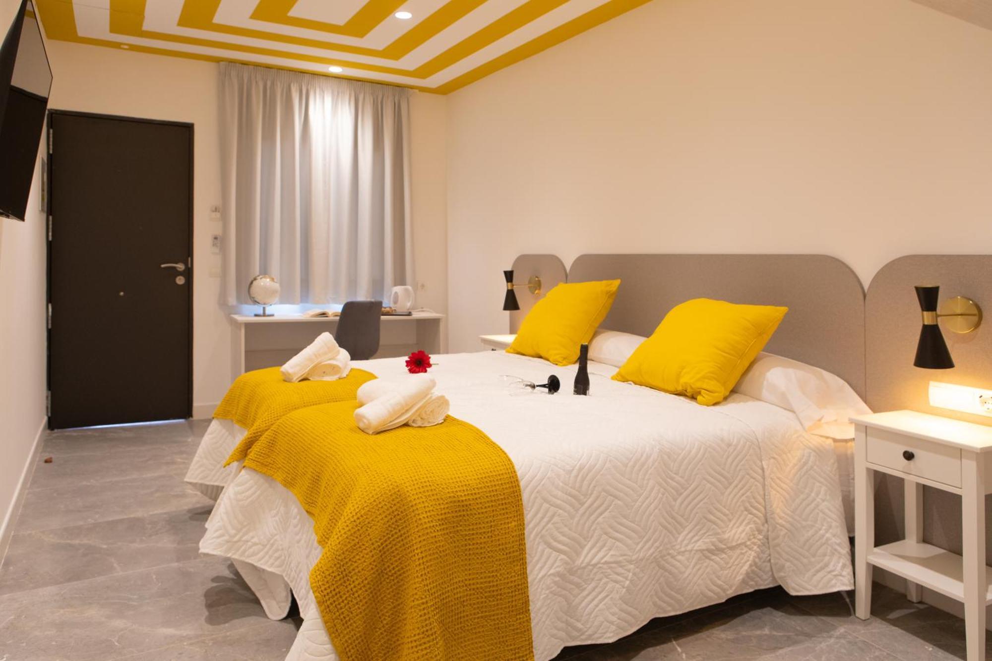 Boutique Rooms Playa Burriana Нерха Екстер'єр фото