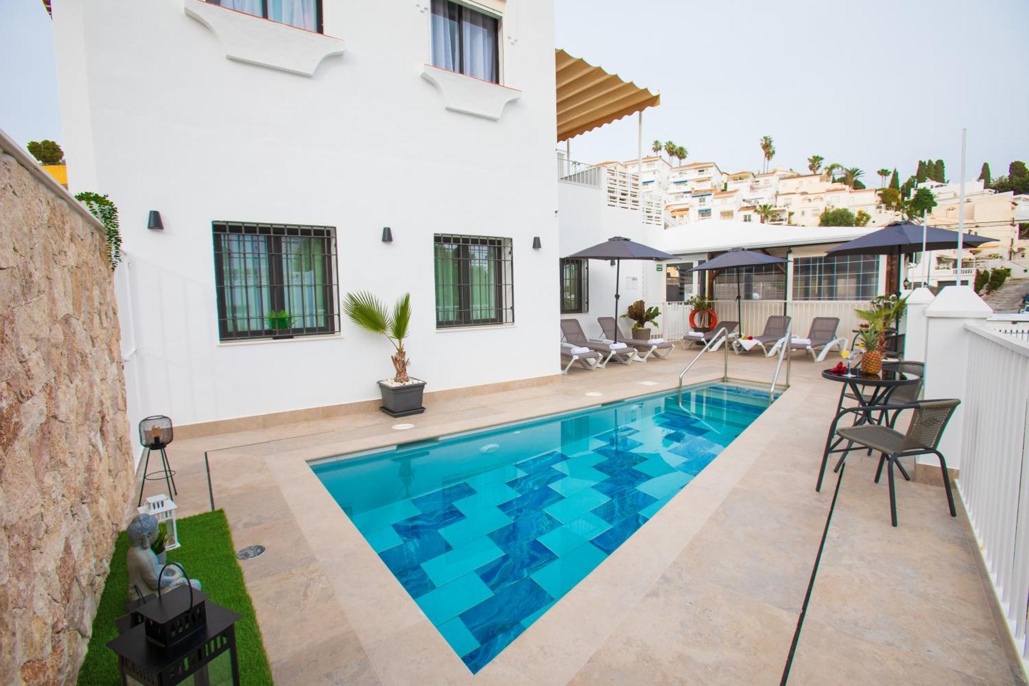 Boutique Rooms Playa Burriana Нерха Екстер'єр фото