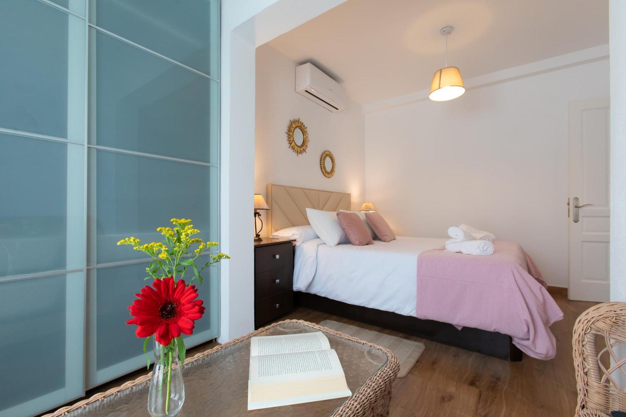 Boutique Rooms Playa Burriana Нерха Екстер'єр фото