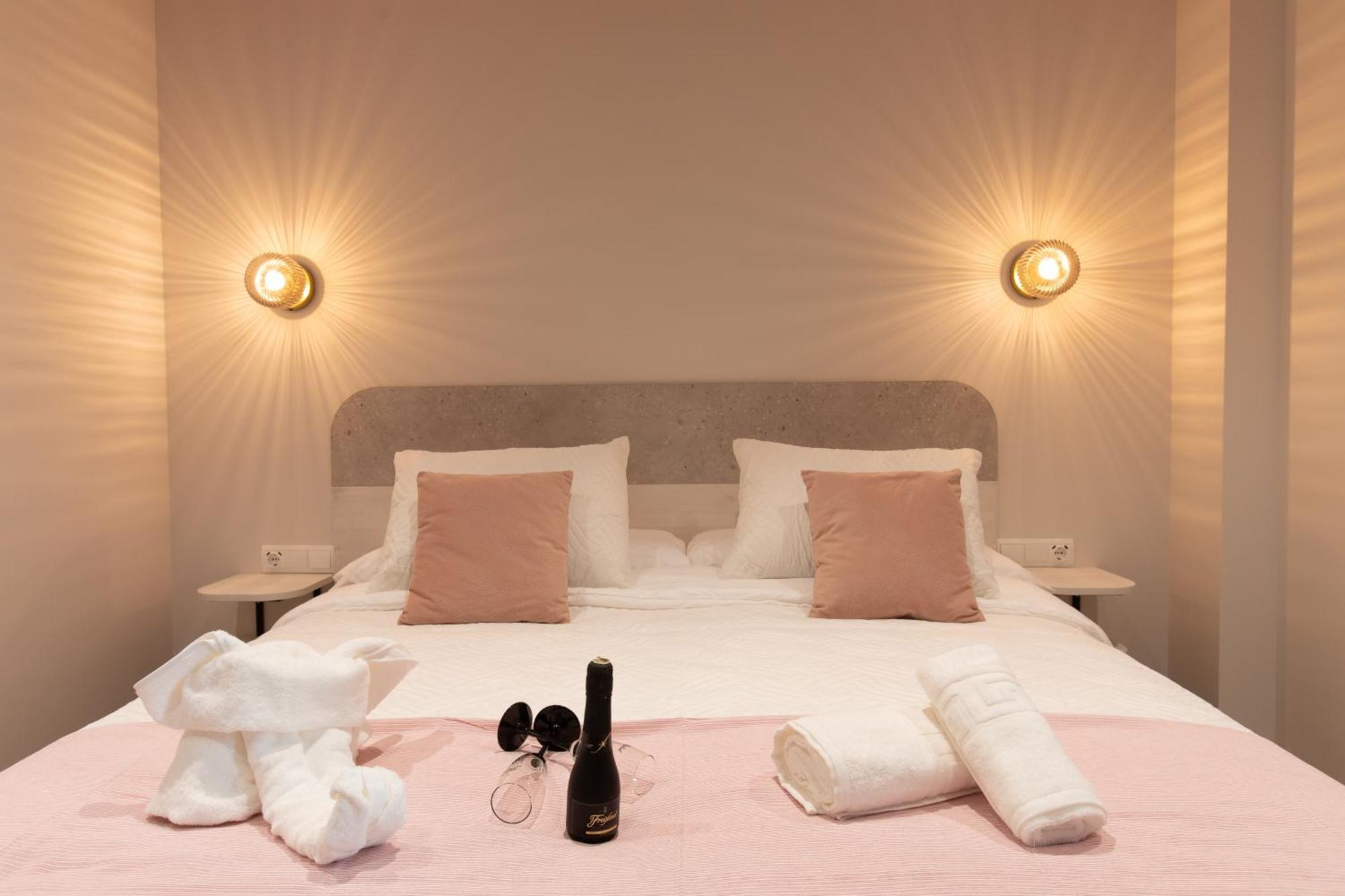 Boutique Rooms Playa Burriana Нерха Екстер'єр фото