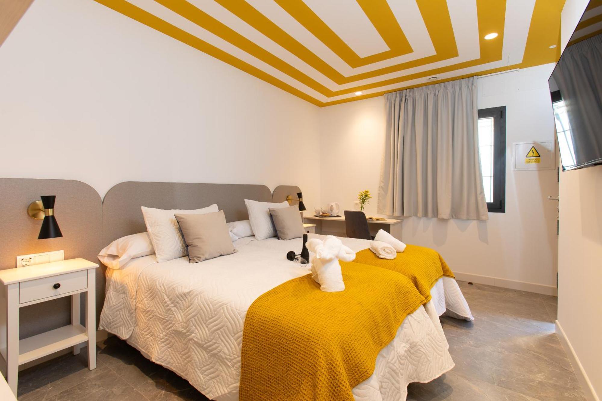 Boutique Rooms Playa Burriana Нерха Екстер'єр фото