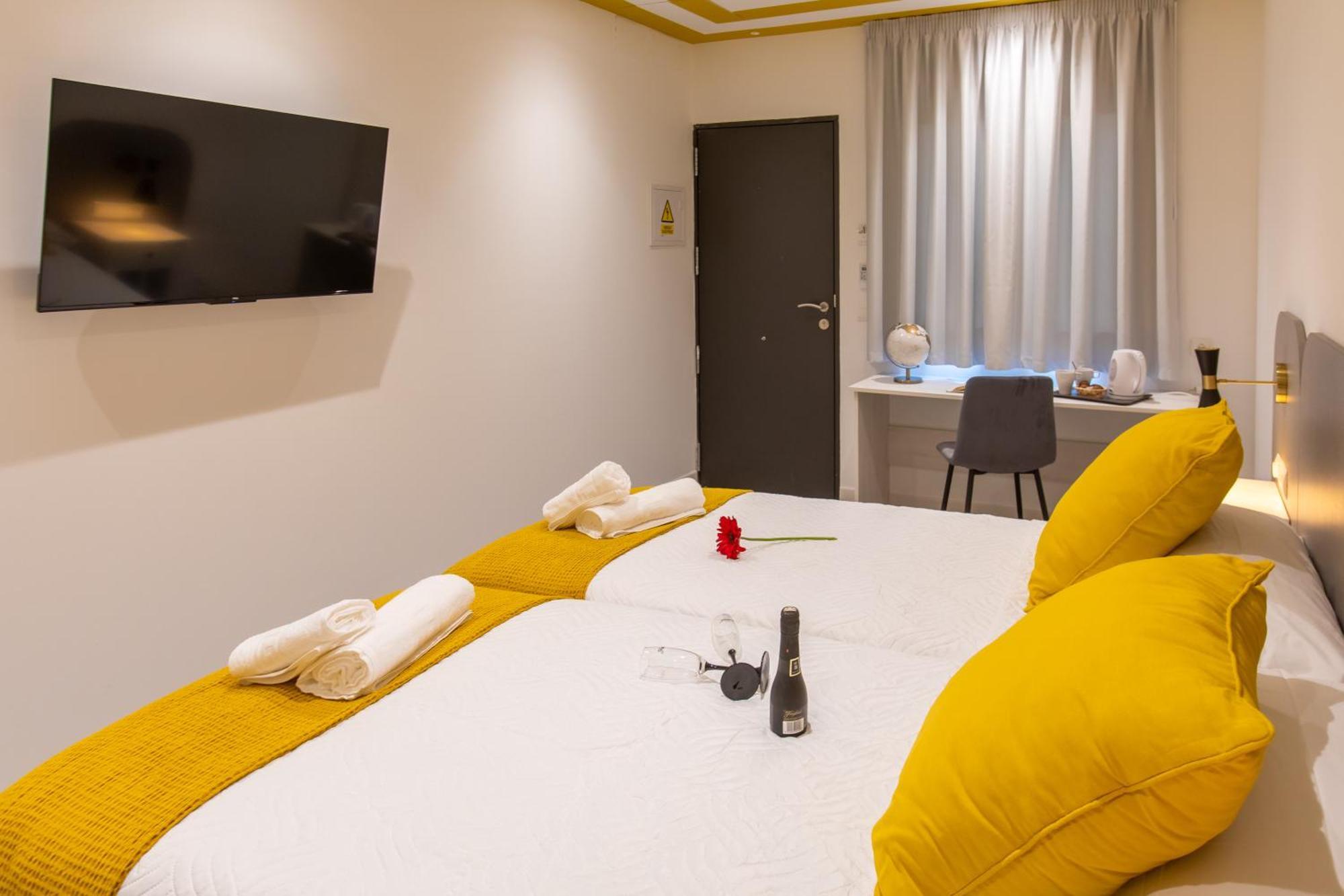 Boutique Rooms Playa Burriana Нерха Екстер'єр фото